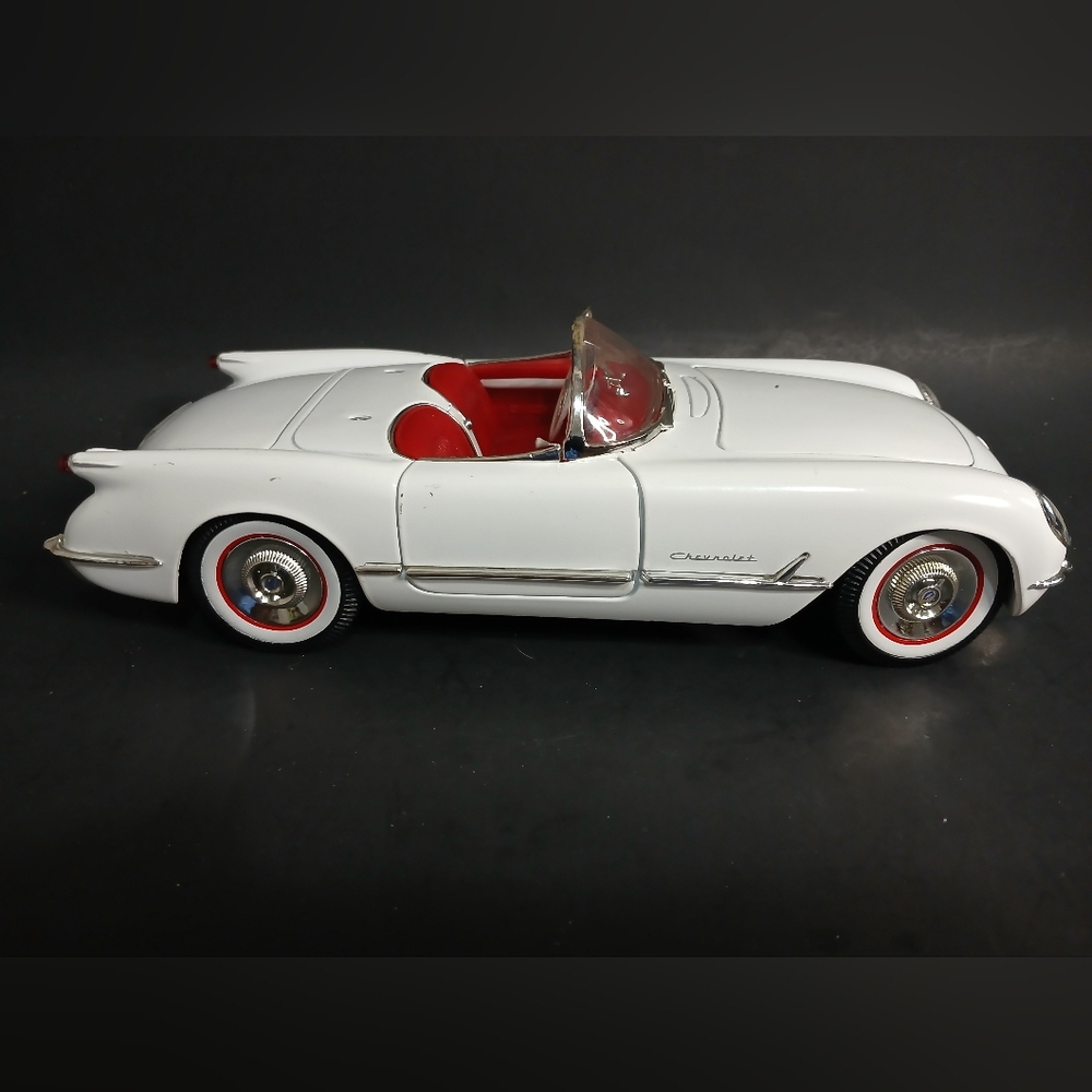 Ertyl American Muscle 1953 Chevrolet Corvette Die Cast 50th Anniversary